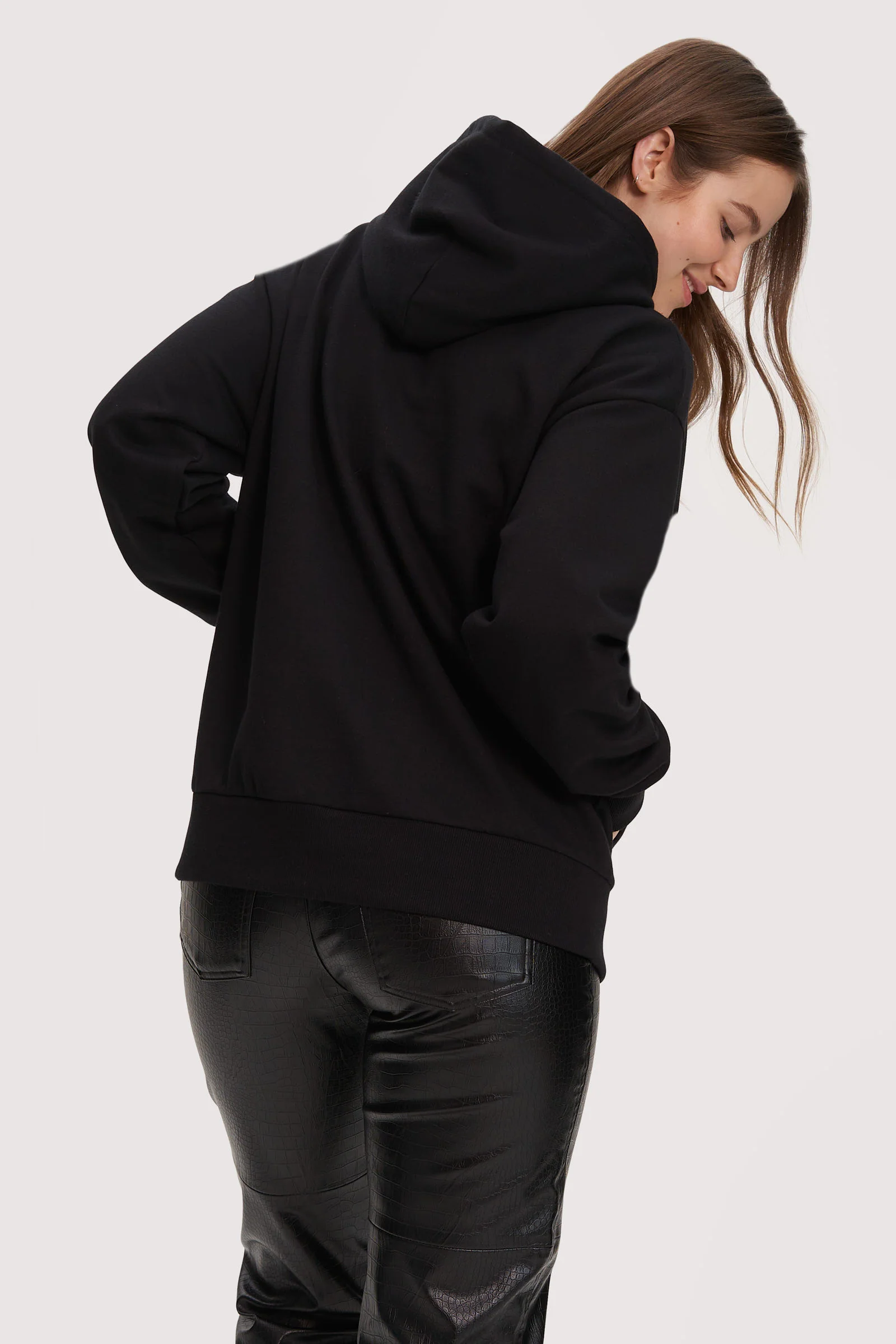 Reign - Image 11