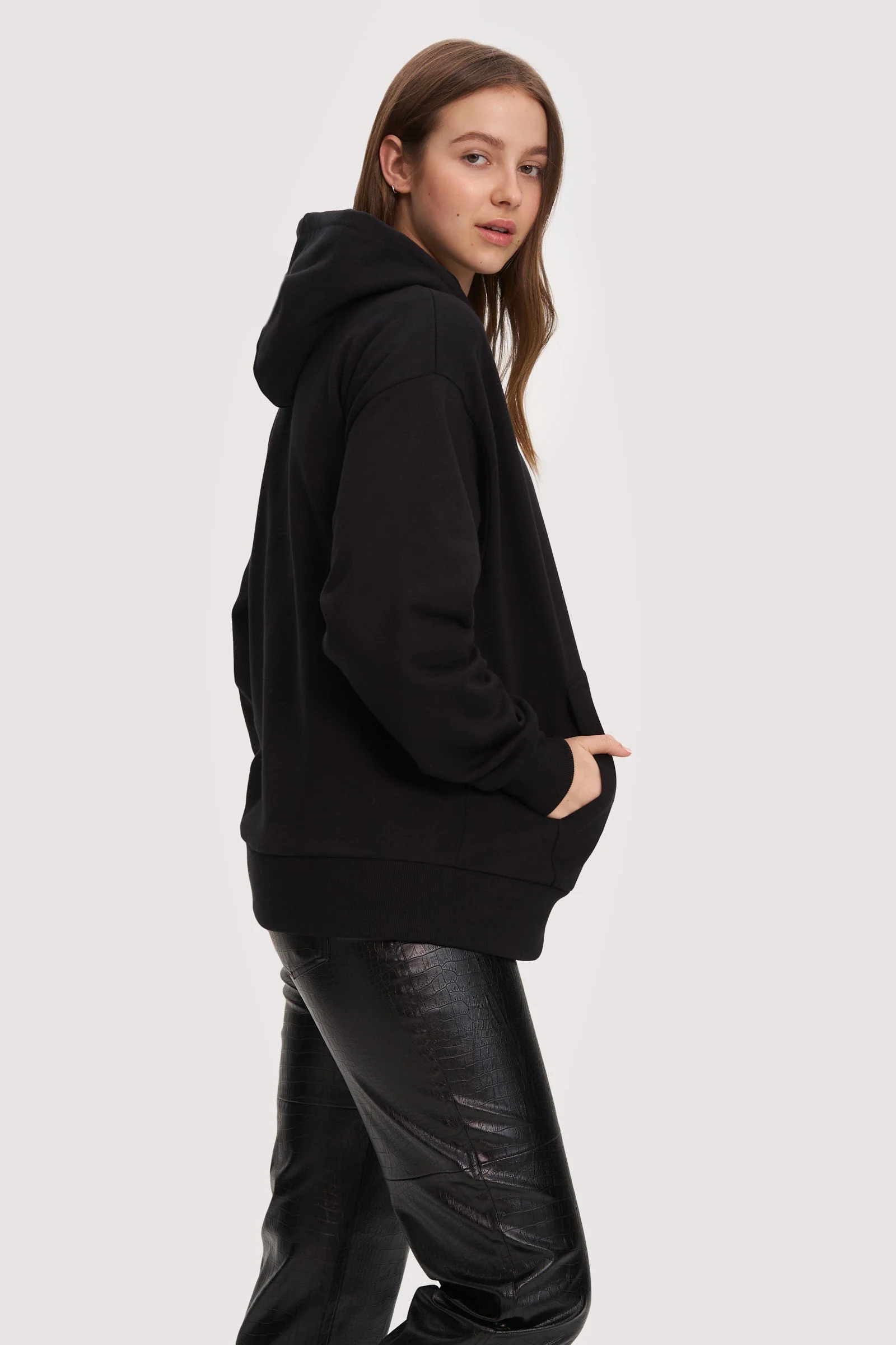 Reign - Image 9