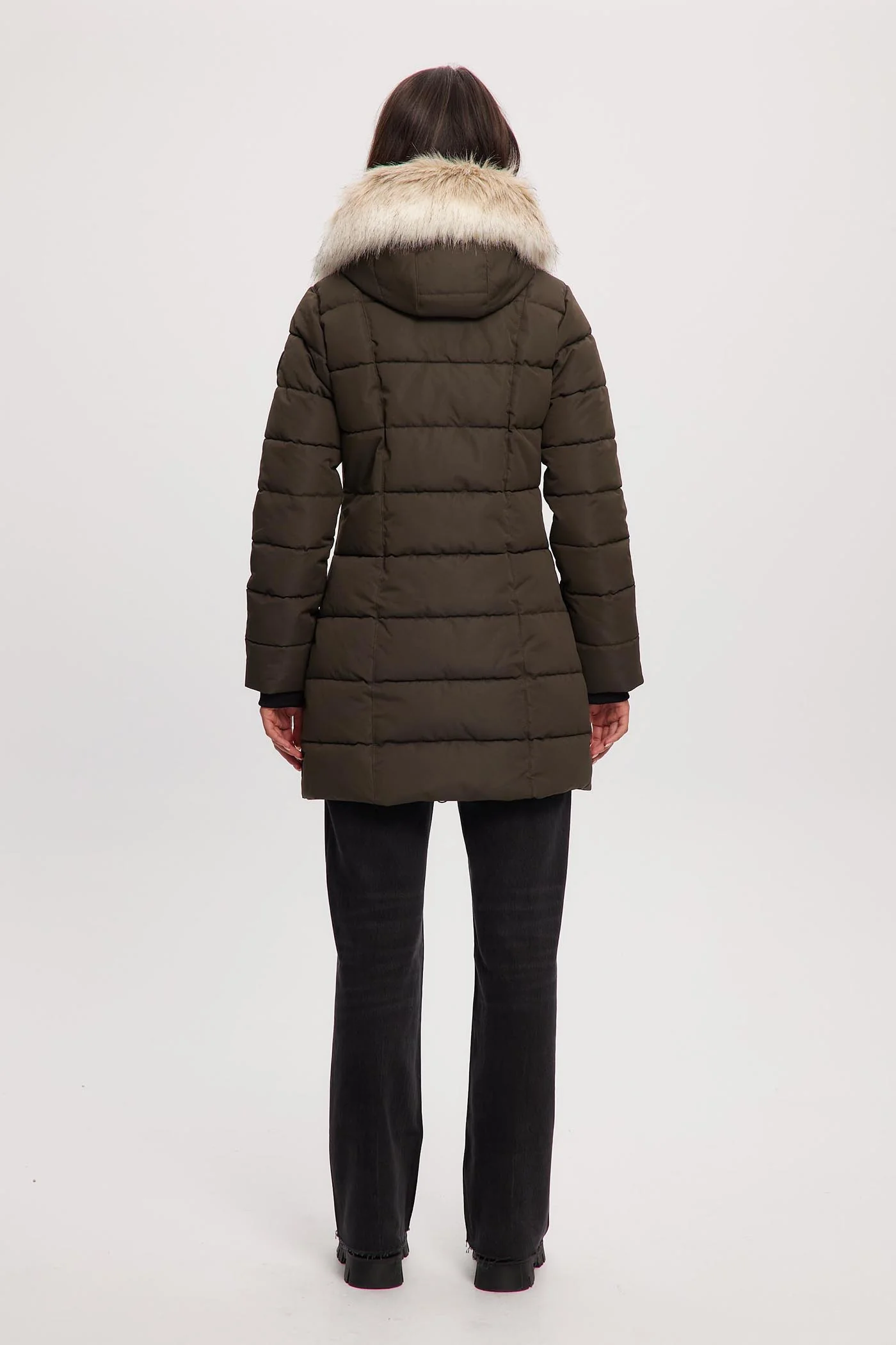 Hannah - Image 8
