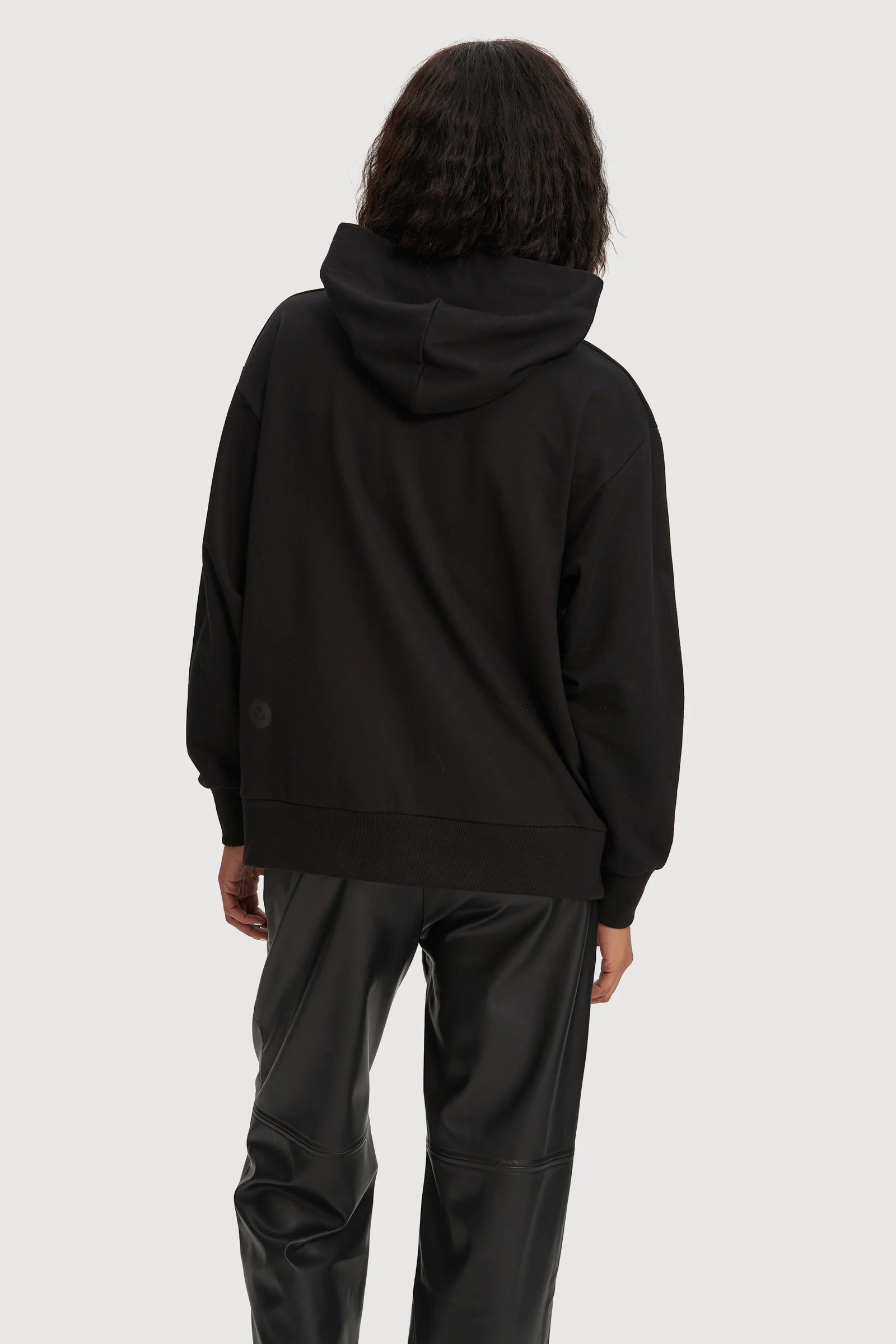 Reign-03 - Image 10