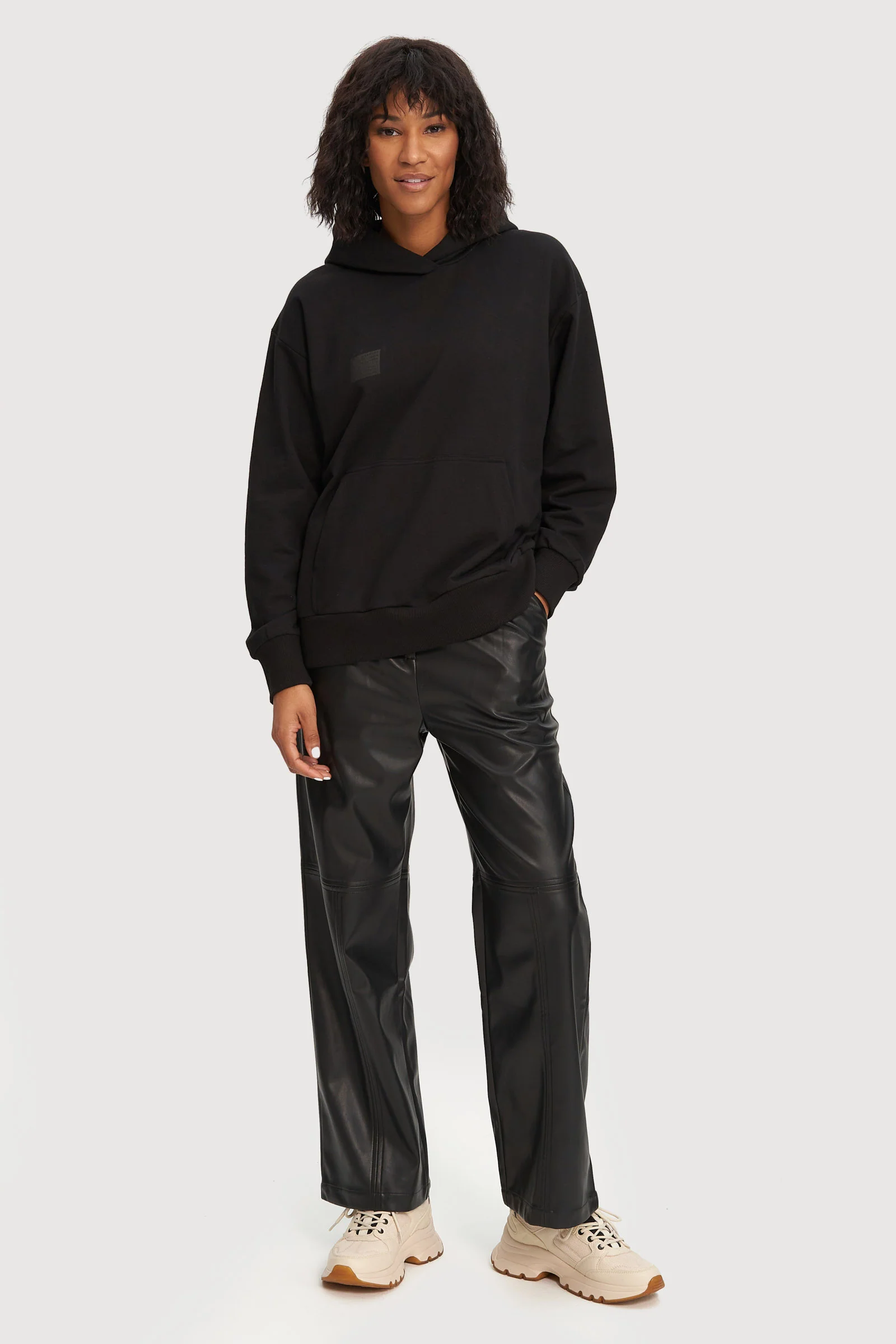 Reign-03 - Image 7