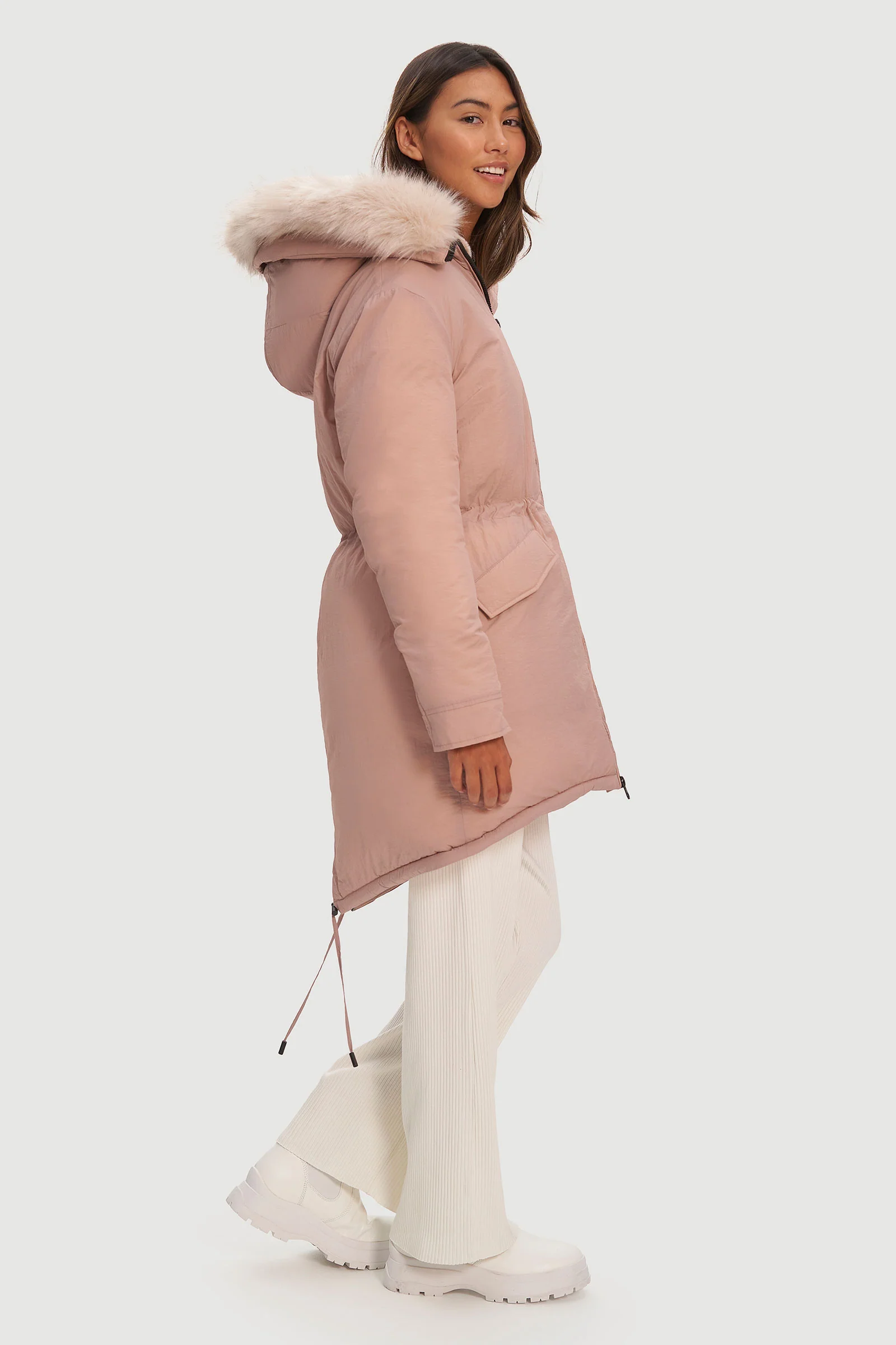 Caroline - Image 3